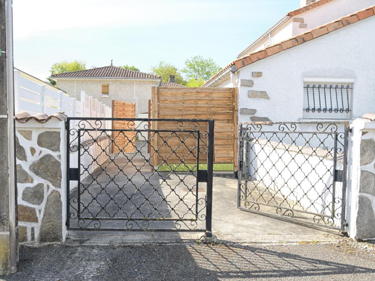T2 - 28M2 Avec Cour Et Stationnement, Wifi Et Linge Fournis Apartment Angoulême Exterior foto