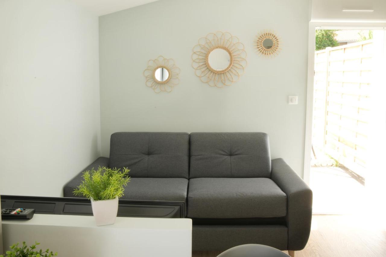 T2 - 28M2 Avec Cour Et Stationnement, Wifi Et Linge Fournis Apartment Angoulême Exterior foto